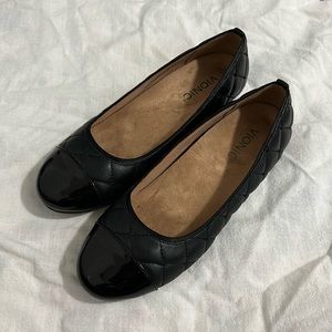 Vionic Desiree Flats